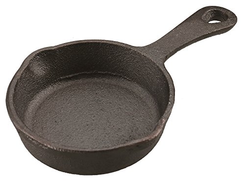 標準鉄の色/10cm/UG-3025・Size:10cmStyle:標準・パッケージ個数:1・製品サイズ(約):115×185×高さ30mm・重量(約):530g・材質:鋳鉄・ご家庭でも使用可能・オーブンも使用可能製品サイズ:(約)115×185×高さ30mm 製品重量:(約)530g 材質:鋳鉄 原産国:中国 【特徴】 フライパンより厚みがあり、熱をじっくり均等に伝えます。 調理してそのまま食卓に。 ご家庭でも使用可能。 オーブンOK サイズは10・13・16・20・25cmと豊富なバリエーション。 両手タイプは13・16・18cm、オーバルタイプはS・Mサイズがあります。 レンタル等による貸出、オークション等による販売や中古販売、及び譲渡によって発生した故障・破損・損害・事故などにつきましては一切責任を負いかねますので予めご了承ください。