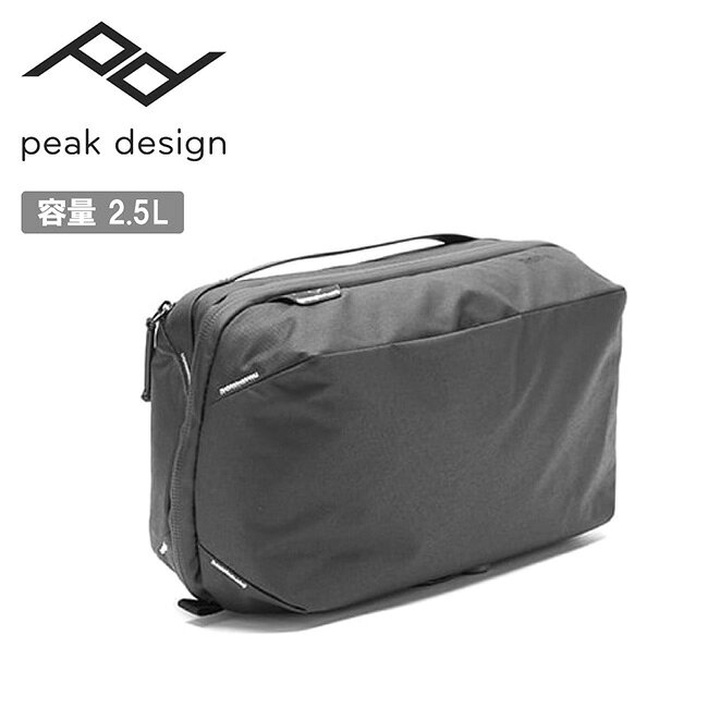 メーカー希望小売価格はメーカーカタログに基づいて掲載していますSpec ブランド名 Peak Design ピークデザイン 商品名 ウォッシュ ポーチ メーカー型番 BWP-BK-2 サイズ 【外寸】H15×W26×D11cm【内寸】H11.5×W21.5×D10.5cm※メーカーサイズ参照 カラー Black 詳細 &nbsp; 「ウォッシュポーチ」は、視認性・アクセス性に優れた洗面用品用ポーチです。水や汚れを弾く生地を採用しているので、ポーチのお手入れも簡単です。耐候性に優れたUltraZipで大きく開き、中身を取り出しやすいつくりになっています。内部は、ウォッシュポーチは3つ、ウォッシュポーチスモールは4つのメッシュポケットに分かれています。さらに、ジッパーポケットとマグネットで閉じる歯ブラシポケットを備え、細かなアイテムを整理して清潔に保つことができます。ポーチ背面には、タオルハンガーなどに吊り下げるための丈夫なアルミニウム製フックを内蔵しています。----------------------------------------------------【重量】248g【容量】2.5L ------------------------------------------------------------ ※モニタやPC環境等により実物と多少色合いが異なって見える場合もございます。 ※外箱がある商品につきましては生産、運搬の過程上、商品の箱(外箱)に多少の汚れや、破れ等が生じる場合がございます。 予めご了承の上お買い求め頂きます様、よろしくお願いいたします。 ※パターン生地を使用している商品によってはパターン位置に個体差がございます。予めご了承下さい。 ※一部商品画像にメーカー提供画像を使用している商品もございますので、仕様が予告なく変更される場合がございます。 ※複数のショッピングモールで同時販売しておりますので、在庫切れになってしまう場合がございます。 厳重に注意し在庫システムで管理を行っておりますが、お買い上げいただいた商品が品切れになってしまう場合がございます。 また、人気商品に関しましても複数のお客様が一度に購入を行い、在庫の反映が間に合わずご購入できてしまう場合がございます。 その際はお客様には必ずご連絡をさせていただきますが、万が一入荷予定がない場合はキャンセルさせていただく場合がございます。 大変申し訳ございませんがあらかじめご了承ください。 ※メール便発送対象商品に関しましては、メール便規定料金にてお送りします。 ※ガス缶などをご使用いただく商品の場合、同メーカーのものをご使用いただくことを推奨しております。 製品不良などが起こった場合、保証対象外となる場合がございます。 ------------------------------------------------------------