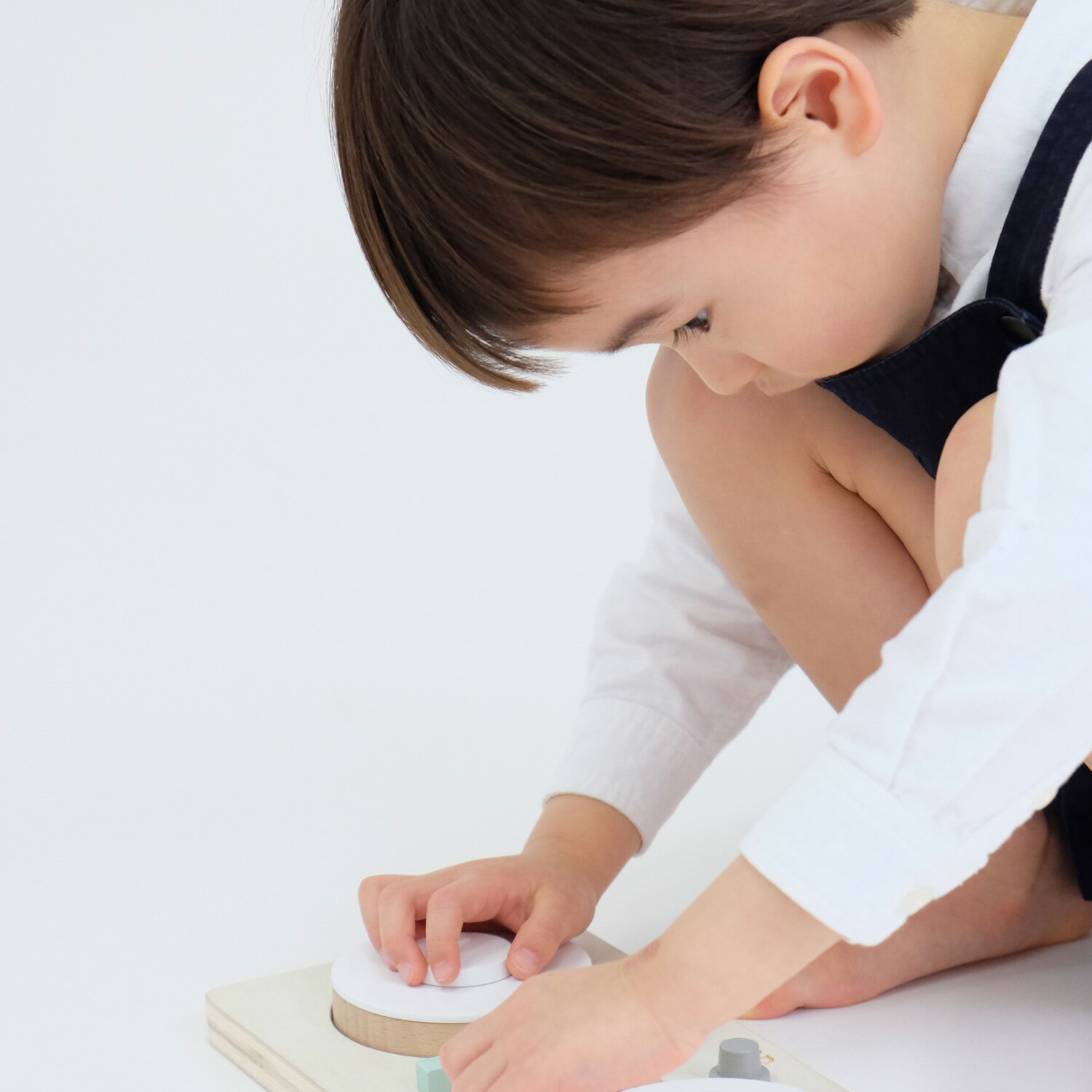 【最大1000円OFFクーポン発行中 12/2 11:59まで！】 dou? ドウ 木のおもちゃ 知育玩具 リトルDJ ターンテーブル 楽器 音の出るおもちゃ 男の子 女の子 1歳 2歳 3歳 木製 ベビー 赤ちゃん little DJ 003 2