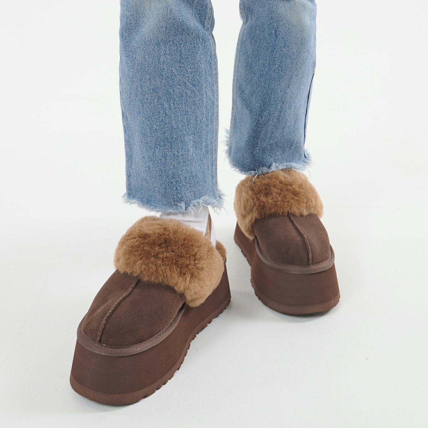 【最大1000円OFFクーポン発行中 10/28 11:59まで！】 UGG アグ サンダル ファー ファンケット レディース 厚底 FUNKETTE ブラック ブラウン ダーク ブラウン イエロー 黒 1113474 【正規品】