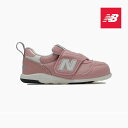 NEW BALANCE ニューバランス 313 FIRST PINK IT313FJD 子どもの足の成長を支える機能を満載した「313」のファーストシューズから、環境にやさしいエコな材料で仕上げた新色が登場。 両開きでワイドに広がる面ファスナークロージャーの優れた着脱性、足をソフトに包み込むフィット性、心地よい屈曲性と安定性で歩きはじめをやさしくサポート。 反射材による名前入れスペースも踵部に備えた1足。 新色として4色追加。 素材　人工皮革　合成繊維 インソール　取り外し可 サイズについて 11.0cm/11.5cm/12.0cm/12.5cm/13.0cm/13.5cm/14.0cm こちらの商品は姉妹店と在庫を共有しておりますので、売り違いが生じる事がございます。予めご了承下さい。 商品画像については、可能な限り実際の商品に近いカラーにて掲載をしておりますが、お客様が使用されているパソコンのモニターやモバイル端末の機種によって見え方には多少の違いがございます。 メーカー希望小売価格はメーカーサイトに基づいて掲載していますニューバランス ファーストシューズ スニーカー NEW BALANCE IT313FJD キッズ インファント 子供靴 ベビーシューズ ピンク ベルクロ 「NEW BALANCE」(ニューバランス)は、1906年にアメリカ、ボストン州で主に矯正靴(アーチサポートインソール、偏平足のサポート等)の製造メーカーとして設立されました。60年代に入りランニングシューズを作り始め、Nの文字をあしらったデザインが特徴で、中でも「1300」「1400」「996」「576」「574」シリーズは発売当時から昨今のスニーカーブーム、レトロランニングシューズブームにおいても人気に定評があります。 ラルフ・ローレン氏も「雲の上を歩いているようだ」と絶賛された話はあまりに有名で、高い技術と知識、経験に裏付けされた最上級の履き心地が、メンズ、レディース、キッズの枠を超え、そして時代を超えて愛される大きな要因となっています。 各国著名人にも愛用者が多く、トレンドに左右されにくい洗練されたルックスで、スポーツシーンはもちろんファッションアイテムとしても完成度が高く、今なおストリートシーンでも圧倒的な人気を博しています。