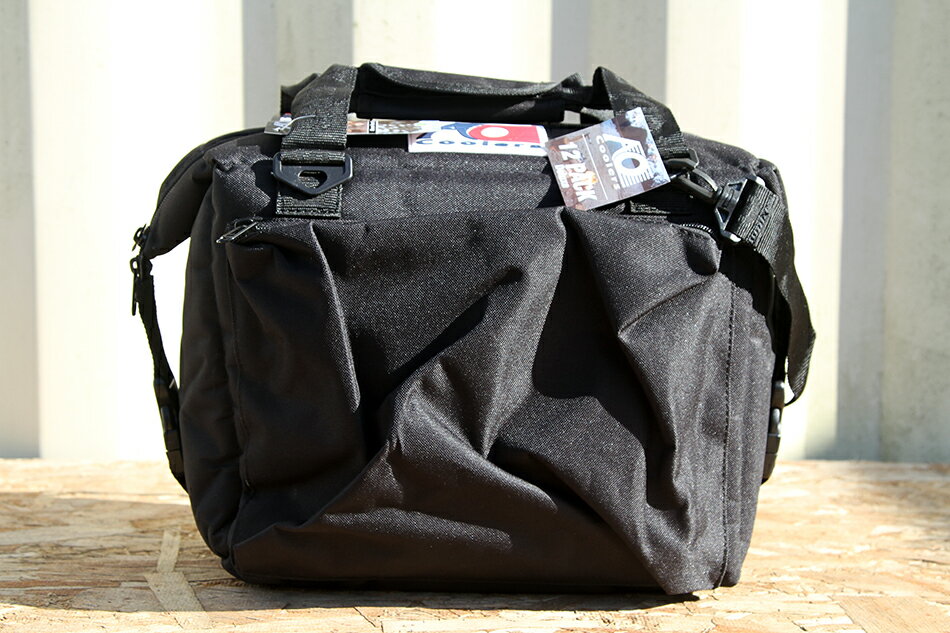 AO Coolers 12 Pack Deluxe Canvas Cooler BLACK AO12DXBKAOクーラー 12パック デラックス キャンバス ソフトクーラー ブラック キャンプ アウトドア 釣り USA