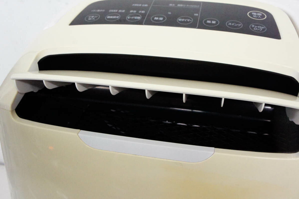 【中古】C アイリスオーヤマ 空気清浄機能付き除湿機 DCE-120 コンプレッサー式 空気清浄17畳 除湿30畳