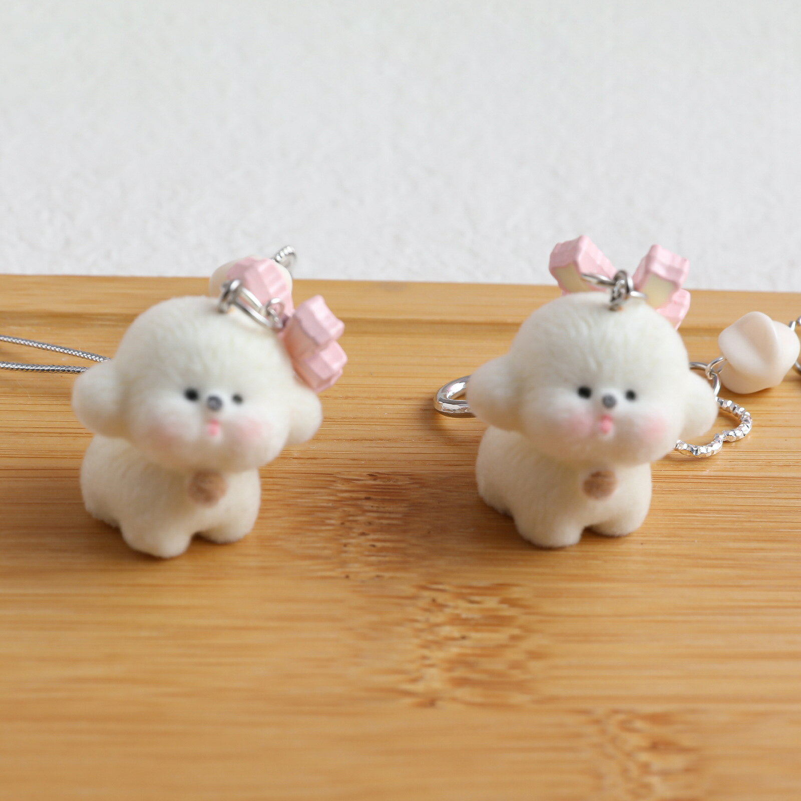 キーホルダー かわいい カートゥーン ふわふわ アニマル 小動物 ぬいぐるみ風 犬 ...