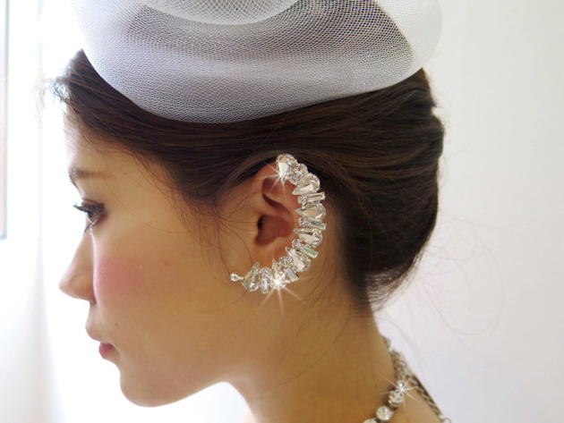 メール便対応ゴージャス大きなイヤーカフ☆楽ちんフック式！イヤリング感覚で着けられる！キラキラ輝く..