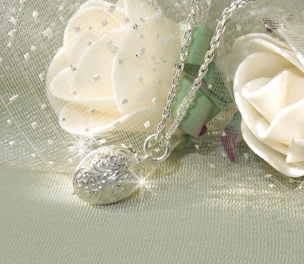 パワーチャームオープンする!開運!スターリングシルバー925イギリス製シルバーチャーム豪華な大型オープンチャームイースターエッグと青い鳥彫刻された卵から幸運の鳥...