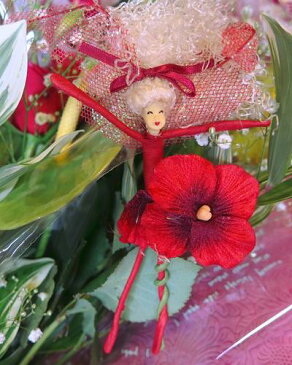 フェアリーオーナメント花束に添える妖精ブーケと共にスカーレットパンジーの巻き毛クリスマスデコレーションバースディーギフト