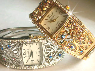 ◇キラキラ☆フォーマルウォッチゴージャスおしゃれな腕時計輝くバングルがきれいリストウォッチをファッションに合わせてフォーマルに使えるギフトBOX入り!