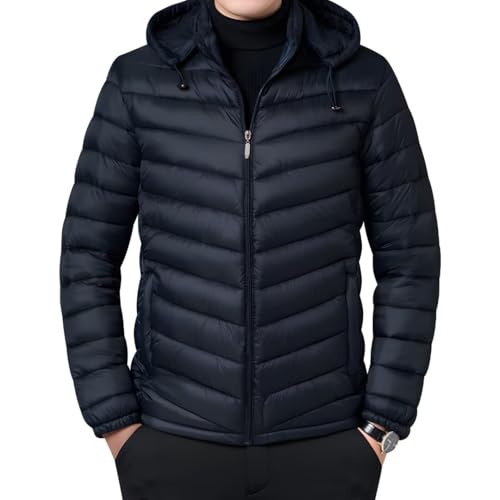 ◆商品名：[Kayiyasu] ダウンジャケット メンズ ジャケット 中綿ジャケット 取り外しフード付き 立ち襟 中綿入り 大きいサイズ アウトドア スタンドカラー アウター 男女兼用 無地 防寒 撥水 暖かい 軽量 秋冬(3XL ネイビー)「高品質&長持ち」薄いのに保温性に優れている超軽量メンズ中綿ジャケット。何度も厳選した上質な素材を使用し、着心地よくて肌触りが優しい。保温性は高く暖かさにも抜群、外出時の防寒対策にピッタリな大きいサイズダウンジャケットです。「中綿 取り外しフード付き」このダウンジャケットは立ち襟デザインを採用し、袖口の内側にもゴム入りで、冷たい空気の侵入を効果的に防止し、暖かさを保ちます。取り外し可能なフードも付いており、使いやすさ抜群！中綿ジャケットは四つのポケットがあり（両脇ファスナー付き二つと内側二つ）、寒い時ポケットに手を入れて暖かくなる、鍵やカードケース、財布や携帯電話みたいな小物にも収納出来ます。「軽量撥水＆暖かいジャケット」ダウンジャケットの裏にはふわふわボリューム感のある中綿をたっぷりと詰まっており、真冬でも十分な防寒保温効果を確保している一方、糸の一本一本まで軽量化を追求し、ふんわりとした軽い着心地も実現しました。撥水効果もあり、使いやすいメンズジャケットです。「コーディネートしやすい メンズジャケット」春秋冬には毎日でも気軽に着回せる大きいサイズダウンジャケットです。シンプルなデザインは色んなアイテムと合わせやすく、男女問わず30代、40代、50代、60代と多くの方に着用していただけるダウンジャケットです。「中綿ジャケット 適用シーン」幅広いシーンで使えるメンズダウンジャケットです。実用性はもちろん、カジュアルウェアとしてのワンポイントデザインとして、お洒落な印象を作ってくれます。カジュアル、部屋、通勤、お出かけなど様々なシーンで使えるメンズジャケット。プレゼントやギフトにもおすすめです。ハロウィン コスプレ お菓子 衣替え 運動会　スポーツ　キャンプ