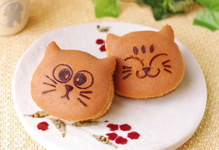 人気商品【猫どら焼き2個入（小豆餡・白あん）】和菓子 ギフト 福ねこ ミケネコ 可愛い 動物 詰め合わせ お祝い 内祝い お歳暮 ご挨拶 贈り物 お菓子 お取り寄せスイーツ 差し入れ お返し 贈答品 手土産 引菓子 猫の日 プレゼント イベント