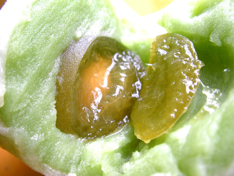 あわ家惣兵衛オンラインショップの【生菓子】青梅（梅あん＆甘露梅入り求肥餅包み）【饅頭/大福】お菓子 ご挨拶 お祝い お供え ギフト 贈り物 梅大福 お歳暮 和菓子 お取り寄せ おまんじゅう スイーツ 差し入れ お返し 法要 お土産 お中元 引菓子 香典 贈答品 老舗和菓子屋 スイーツ｜アングル2