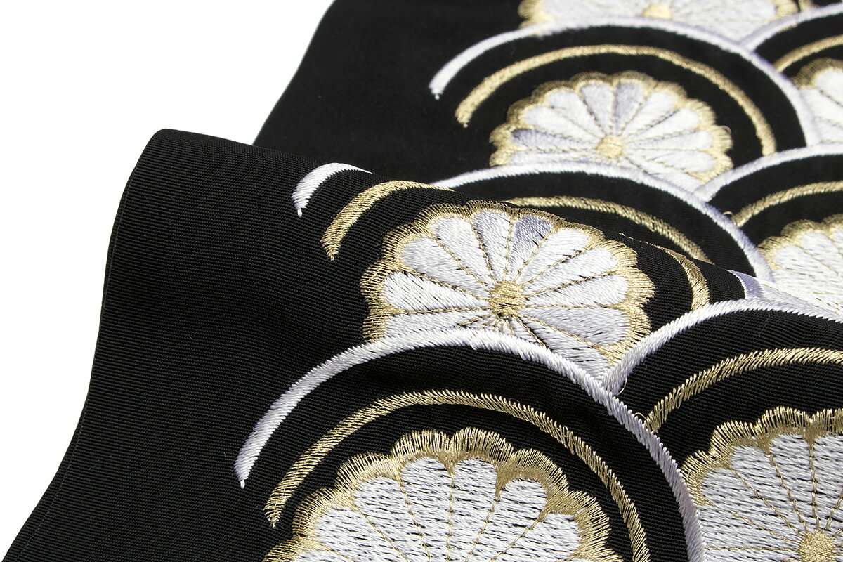 きもの館 創美苑の半襟 刺繍 振袖 成人式 半衿 黒 ブラック 白 金色 菊青海波 新合繊 シルエリー 和装小物 女性 レディース 日本製 メール便 送料無料｜アングル2