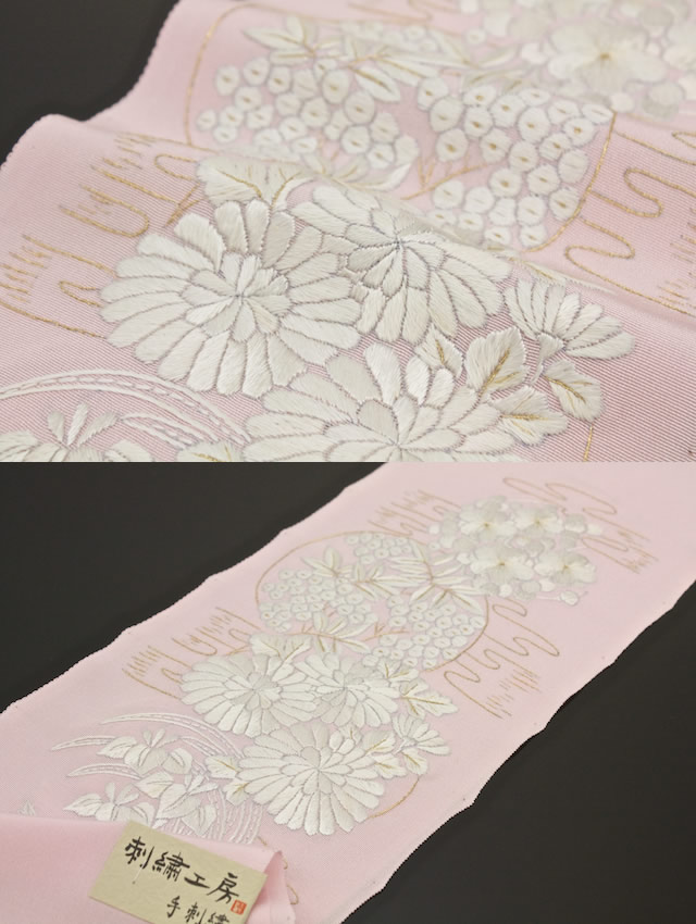 きもの館 創美苑の半襟 刺繍 半衿 手刺繍半襟 刺繍工房 花流水 正絹 ピンク 菊 金糸 送料無料｜アングル2