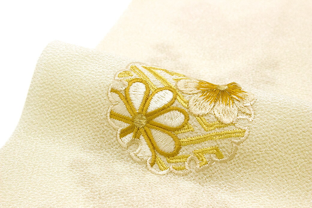 きもの館 創美苑の半襟 振袖 刺繍 成人式 半衿 白 アイボリー 金 市松格子 雪輪 花 ワンポイント 縮緬 ちりめん フォーマル カジュアル 日本製 送料無料｜アングル2