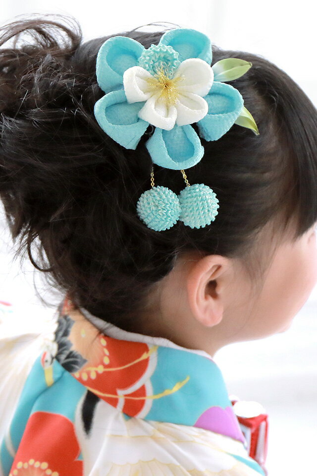 イーグルス感謝祭☆最大1000円クーポン配布中☆成人式 つまみ細工 髪飾り 水色 スカイブルー 白 梅 花 縮緬 ちりめん 正絹 コーム モダン 卒業式 振袖向け ヘアアクセサリー 和装