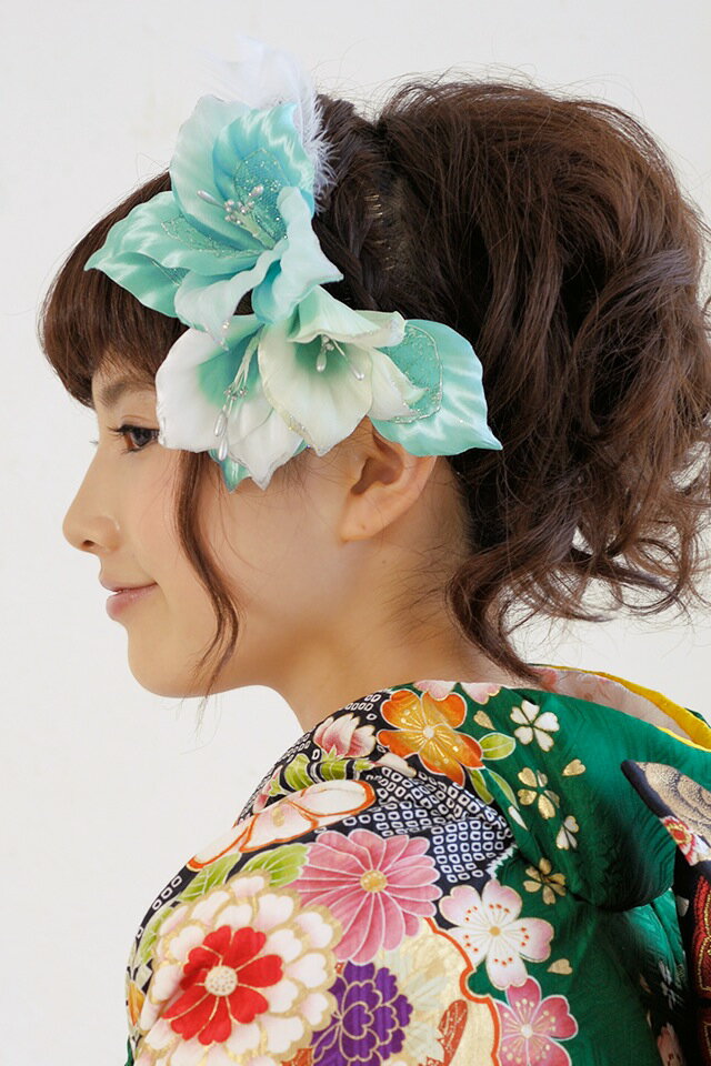マラソン☆最大1000円クーポン配布中☆8/11 1:59まで 髪飾り 成人式 2点セット 振袖 卒業式 袴 花 フラワー 緑 レース 羽 ふりそで ゆかた 髪留め 髪かざり ヘアアクセサリー 和装