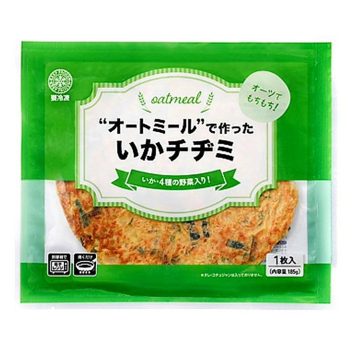 商品情報イカや4種の野菜（タマネギ、ネギ、ニンジン、ニラ）を使用した食べごたえのある一品です。こだわりの生地と、素材の凝縮された旨味をお楽しみください。耐熱容器に入れて電子レンジで温めるだけの簡単調理も魅力。小腹が空いたときにもぴったりです。お好みでタレやコチュジャンをつけてどうぞ。内容量185g原産国中国保存方法-18℃以下で保存してください。栄養成分：1食分(185g)当たり●エネルギー：239kcal ●たんぱく質：7.2g ●脂質：8.3g ●炭水化物：33.9g ●食塩相当量：1.6gアレルギー●卵　●いか　●大豆　●鶏肉　●ごま※商品の仕様変更により、アレルギー情報が異なる場合がございます。召し上がる際は、必ずお買い求めいただいた商品のラベルや注意書きをご確認ください。※本製品の製造ラインでは、小麦、えび、やまいもを含む製品を生産しています。この商品は オートミールで作ったいかチヂミ ダイエット おやつ 【冷凍】 ポイント オーストラリア産オーツ麦を製粉したオートミール粉を使用し、もちっとした生地に仕上げました。 ショップからのメッセージ 納期について 4