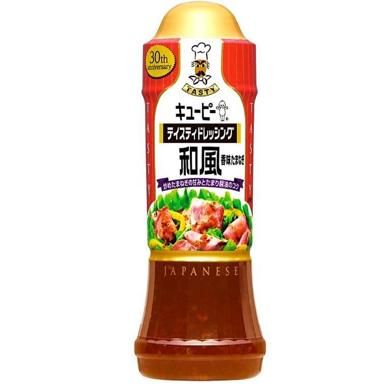 商品情報キユーピーテイスティドレッシング　和風 香味たまねぎ原材料名食用植物油脂（国内製造）、たまねぎ酢漬、砂糖、しょうゆ、オリーブ酢漬、食塩、醸造酢、香味食用油、ソテーオニオンペースト、乾燥たまねぎ、乾燥ピーマン、オニオンエキスパウダー、香辛料／調味料（アミノ酸等）、香辛料抽出物、増粘剤（キサンタンガム）、甘味料（ステビア）、グルコン酸鉄、（一部に小麦・大豆・りんごを含む）栄養成分表示大さじ約1杯（15g）当たり　エネルギー58kcalたんぱく質0.2g脂質5.7g炭水化物1.2g食塩相当量0.6gアレルゲン情報アレルゲン小麦・大豆・りんごコンタミネーション情報−アレルゲン注意喚起−この商品は キユーピーテイスティドレッシング　和風 香味たまねぎ ポイント キユーピーテイスティドレッシング　和風 香味たまねぎ ショップからのメッセージ 納期について 4