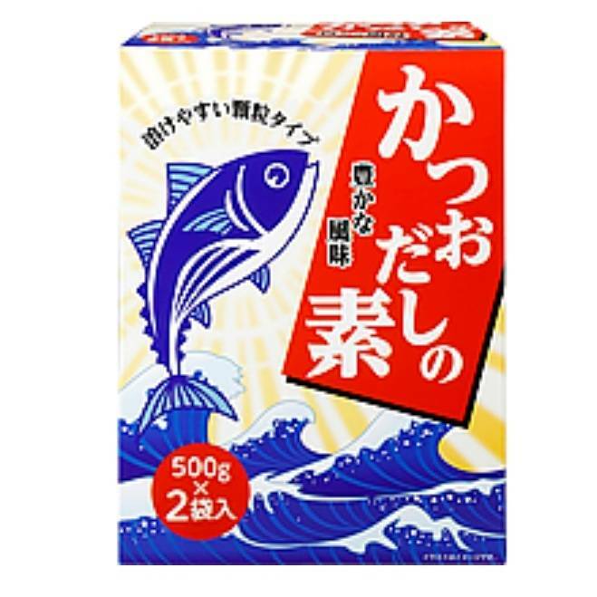 商品情報かつおだし味噌汁や吸い物などの汁物をはじめ、おでんや煮付けなど和食のベースとして幅広くお使いいただけます。顆粒（かりゅう）タイプで溶けやすく、パスタや炒飯、炒め物など和食以外でも美味しく仕上がります。500gパックの2袋入り。内容量500gx2原産国中国栄養成分：小さじ1杯（4g）当たり●エネルギー：8kcal ●たんぱく質：1.0g ●脂質：0g ●炭水化物：1.0g ●食塩相当量：1.9gアレルギー●小麦　●大豆※商品の仕様変更により、アレルギー情報が異なる場合がございます。召し上がる際は、必ずお買い求めいただいた商品のラベルや注意書きをご確認ください。この商品は かつおだしの素 業務用 レストラン 備蓄品 ストック ポイント 香りの良い宗田節を使用した旨味たっぷりのかつおだしの素です。 ショップからのメッセージ 納期について 4