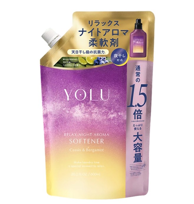 商品情報【商品詳細】憂鬱な夜のお洗濯時間を癒しの時間に変える、“夜干し用” リラックスナイトアロマ柔軟剤天然精油のアロマティックな香りが、洗うたび・干すたびにリラックスできる時間へと導きます。〇カシス&ベルガモット芳醇なカシスと爽やかなベルガモットを合わせた気品のある香り。洗うたび、すっきりと心地よく香ります。・心地よい睡眠環境をつくる機能性香料使用・天日干し級の抗菌力※　　※第三者機関による検査。全ての菌・ウイルスを抑制するわけではありません。・夜間美容成分　ネムノキ樹皮エキス配合花粉吸着を抑制静電気を軽減消臭・抗菌成分配合赤ちゃん用衣類OK[シリコンフリー/マイクロプラスチックフリー/着色料フリー]【使用方法】洗濯時の水量に合わせてキャップの目盛りを目安に計量してください。※機種によって使用量が異なる場合があります。お手持ちの取扱説明書をよく読んでからお使いください。※香りの好み・強さの感じ方には個人差があります。使用量の目安を参考に、周囲の方にご配慮の上、お使いください。【成分】界面活性剤（エステル型ジアルキルアンモニウム塩）、安定化剤、香料、抗菌剤、消臭剤【注意事項】●用途以外に使用しないでください。●子供の手の届くところにおかないでください。●認知症の方などの誤飲を防ぐため、置き場所に注意してください。●直射日光のあたる場所や高温多湿・低温を避け保管してください。●保管条件により液の分離・固化が生じることがあるので、購入後はお早めにお使いください。●洗濯機(フタなどのプラスチック、ステンレス、ゴム部分)に原液がついた時はふきとってください。●使用の時は、液が目に入らないように注意してください。●柔軟仕上げ剤の投入口を使う場合は、洗濯機の取扱説明書に従ってください。【応急処置】●目に入ったときはこすらず、すぐに流水で15分以上洗い流してください。●原液が皮フについたときは、すぐに水で十分洗い流してください。●飲み込んだときは吐かずにすぐ口をすすぎ、水を飲むなどの処置をしてください。●いずれの場合も異常が残る場合は医師に相談してください。メーカーの都合により、パッケージ・仕様等は予告なく変更になる場合がございます。メーカー欠品または完売の際、キャンセルをお願いすることがあります。ご了承ください。急遽在庫切れになる場合がございます。※離島の場合送料がプラスされる場合がございます。その節は何卒ご容赦賜りますようお願い申し上げます