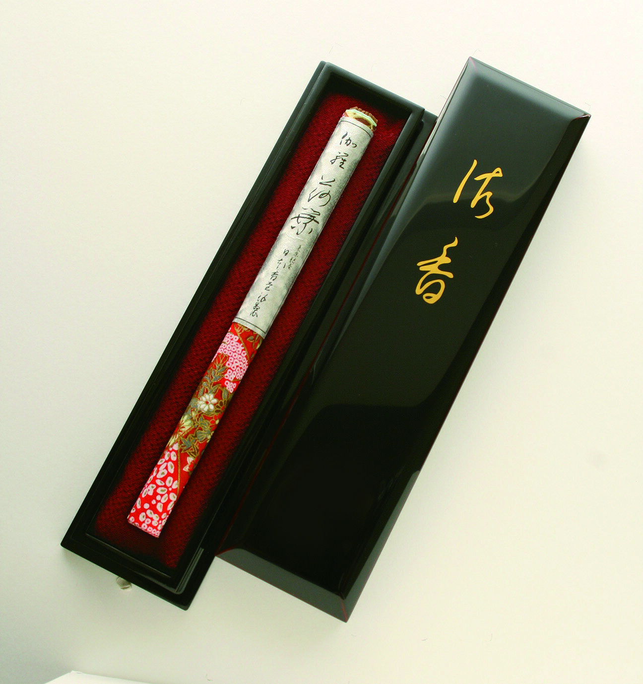 お線香 伽羅荷葉 長寸1把入微煙香 お供え お仏壇 お墓 墓参り 自宅用 普段使い ギフト 進物用 贈答用 喪中見舞い お悔やみ お盆 初盆 新盆 お彼岸 法事...