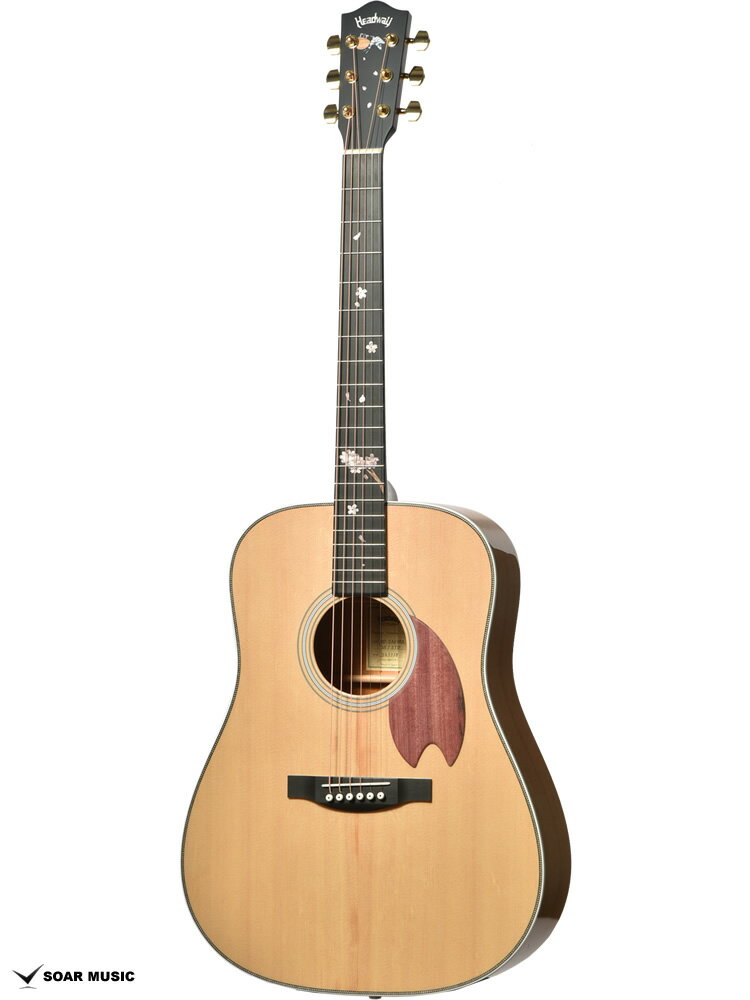 〜HD-SAKURA’25/STD SNPについて〜 春の装いに包まれた2025年限定モデル 春をイメージしたデザインが印象的な、2025年限定の桜ギターがSTDシリーズより登場。昨年10周年を迎えた桜ギターは、実際に国産の桜材を使用し、サウンドと見た目の両面から桜の魅力を伝えるというポリシーのもと、より美しく進化を続けます。 様々な表情を見せるパール塗装 ナチュラルなカラーをベースに、桜の花弁をイメージした淡いピンクのパール塗装が施されています。見る角度によって色合いが変わり異なる表情をみせます。 春を知らせるツバメと桜 ヘッドトップのツバメの親子 春の渡り鳥として日本人にとってなじみの深いツバメをデザインのモチーフに選びました。Headwayともゆかりのある鳥であり、マスタービルダーの故・百瀬恭夫は毎年春になると工房にやってくるツバメを楽しみにしていました。師への想いと、日本の奥ゆかしい風景に焦点を当てたデザインにより、ギター全体を通してストーリーを感じさせる一本です。 指板を飾る桜のインレイ 桜の花びらを模ったインレイが指板を美しく彩ります。通常のポジションマークをもつギターから持ち替えても違和感の少ないよう、演奏性にも配慮されたデザインです。 桜型のピックガード 桜ギターを象徴するパープルハート材で作られた桜型のピックガード。最初に作られた一本から変わらない、Headwayの桜ギターである証です。 山桜(ヤマザクラ) サイドバック 日本国内で採取された山桜（ヤマザクラ）をサイドバック材として使用。非常に硬質な特徴がありローミッドにピークを持ちつつも、桜材特有の甘いサウンドを奏でます。 34セミフォワードシフテッドブレーシング Headwayマスタービルダーの百瀬恭夫が1934年製のビンテージギターのブレーシングを研究し、独自に発展させたブレーシングを継承。Xのクロス位置がサウンドホールに近いセミフォワードシフトで新品時より低音の反応がよく、ボリュームのある鳴りを持ちます。フォワードシフトよりも5mmほどブリッジ寄りなっていることにより、トップ板の安定性も考慮された設計が行われています。 スペックリスト Body Top:Sitka Spruce Body Side&Back:Yamazakura Neck:African Mahogany Fingerboard:Richlite Nut:Bone Saddle:Bone Bridge:Richlite Machineheads:GOTOHRSG301 01 GG Fret:HHF-AG2S Scale:645mm(25.4inch) Neck Grip:Slim U Width at Nut:43mm Bracing:34 Semi Forward Shifted, Scalloped X Bracing Finish:Thin Urethane Strings:ElixirR NANOWEB Light(.012-.053) Accessories:ハードケース、六角レンチ、保証書 細部の仕様とデザインは予告なく変更になる場合がございます。