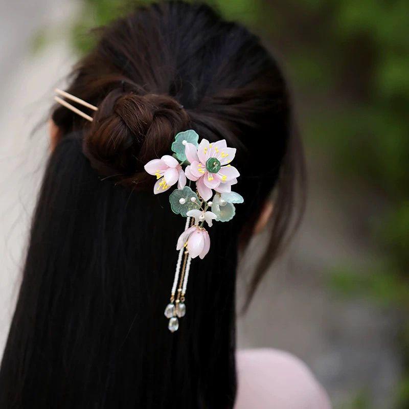 乐天商城 - 髪飾り レディース 女性用 蓮の花 琉璃 ガラス 金属 かんざし 簪 ビーズ タッセル 房飾り 古風 レトロ アンティーク 漢服 中国伝統衣装 時代衣装 和装 浴衣 結婚式 パーティー イベント 華やか 上品 ヘアアクセサリー