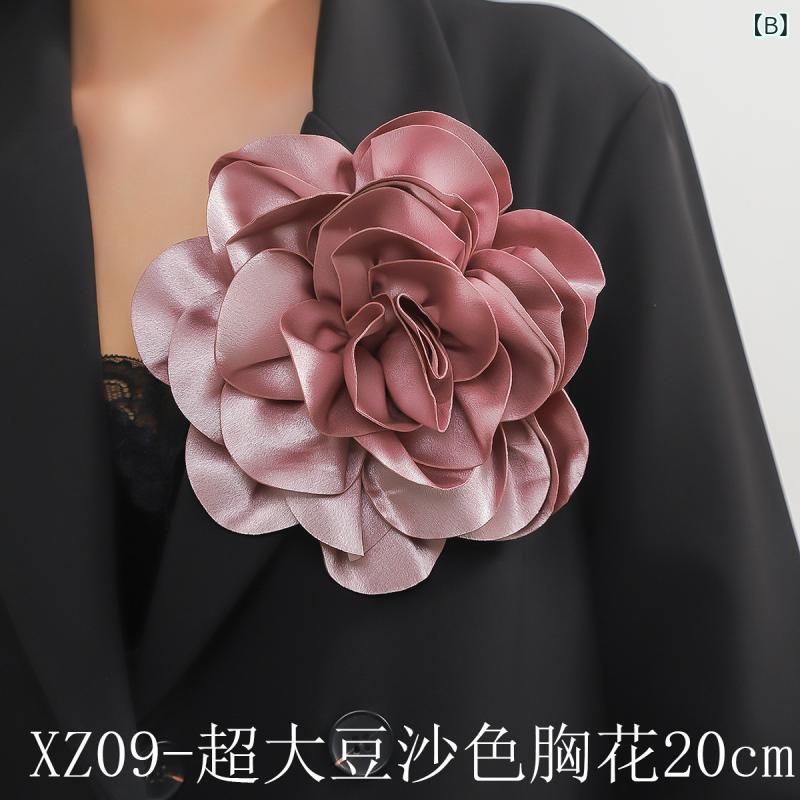 ふんわり暮らし鞄店のブローチ レディース 女性用 特大 20cm 牡丹の花 布製 ハンドメイド コサージュ 上品 エレガント 華やか アクセサリー 服飾小物 結婚式 入学式 卒業式 パーティー フォーマル カジュアル プレゼント ギフト｜アングル3