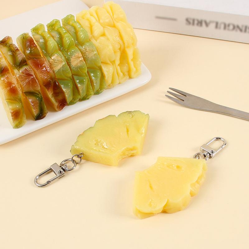 キーホルダー パイナップルスライス リアル フルーツモチーフ バッグチャーム 食品サンプル PVC素材 かわいい ファッション小物 鞄飾り ストラップ デイリーユース