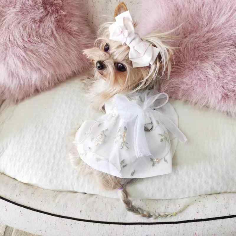 犬服 小型犬 子犬用 春夏 ワンピース ドレス 薄手 通気性 ポリエステル ビションフリーゼ トイプードル ヨークシャーテリア 白 刺繍 散歩 お出かけ 普段使い