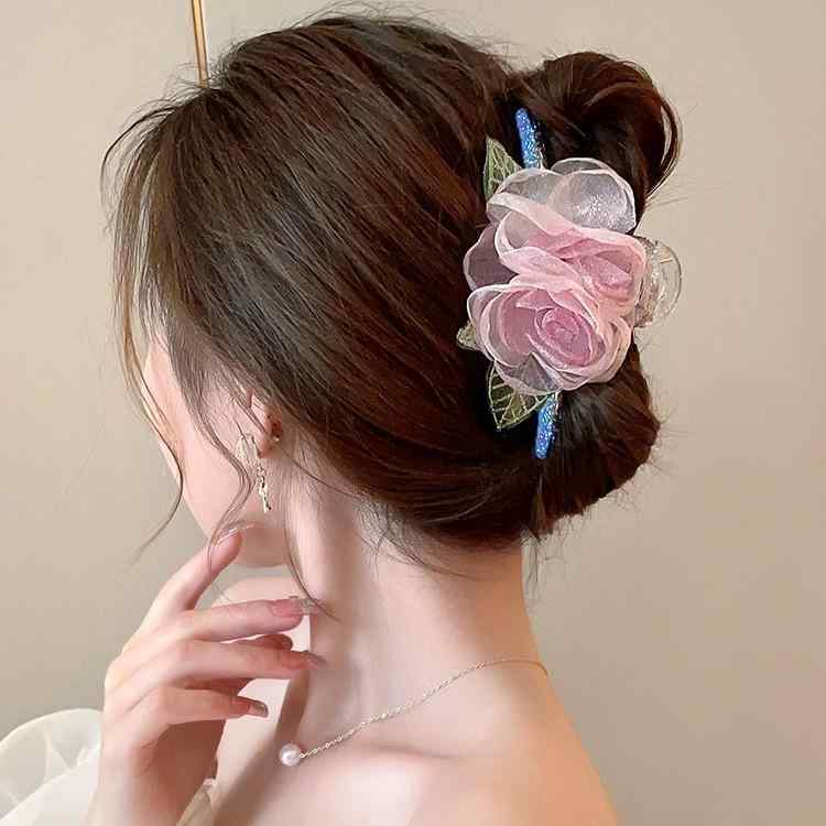 ヘアアクセサリー レディース 春夏 バンスクリップ ヘアクリップ 髪留め カメリア ツバキ ローズ バラ 花 上品 華やか かわいい 韓国風 アクリル ピンク ベージュ 後頭部 まとめ髪 ハーフアップ