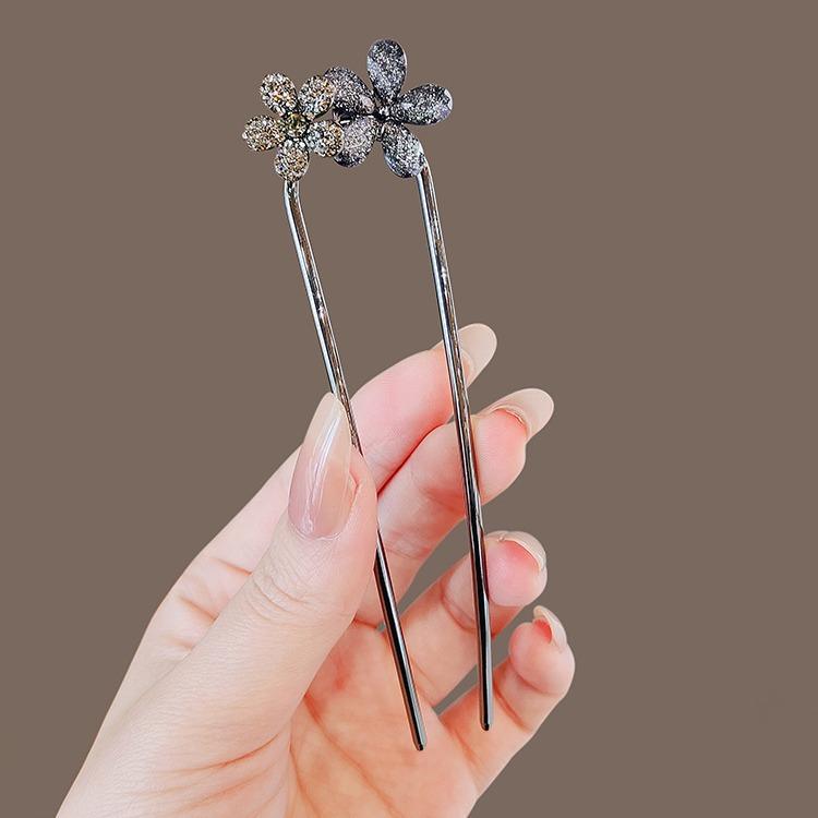 ・素材: 合金・スタイル: 新中式・デザイン: 花柄・加工: 金象嵌・カラー: ラインストーンフラワー・特徴: 高級感ラインストーンフラワーU字かんざし・カテゴリ: ヘアアクセサリー