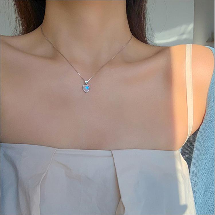 Aquamarine - ネックレス レディース 月光石 ハート ペンダント 韓国風 ショート チェーン ボックスチェーン かわいい デザイン 繊細 高級感 夏 アクセサリー おしゃれ 普段使い ユニーク