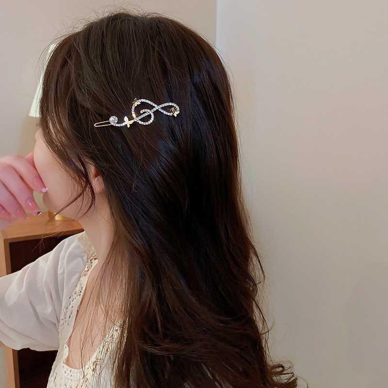 ・カテゴリ: ヘアアクセサリー・スタイル: ファッション通勤・素材: 合金・仕上げ: 手作り・種類: サイドクリップ・対象: 女性・カラー展開: ゴールド、シルバー、パール、ピンク、グリーン、パープル