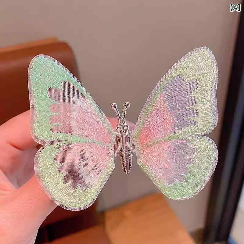 Rakuten - ヘアクリップ 女の子 刺繍 蝶 モチーフ 動く かわいい 髪飾り 軽量 樹脂 春 緑 ピンク ブルー 古風 甘め ファンタジー おしゃれ 普段使い