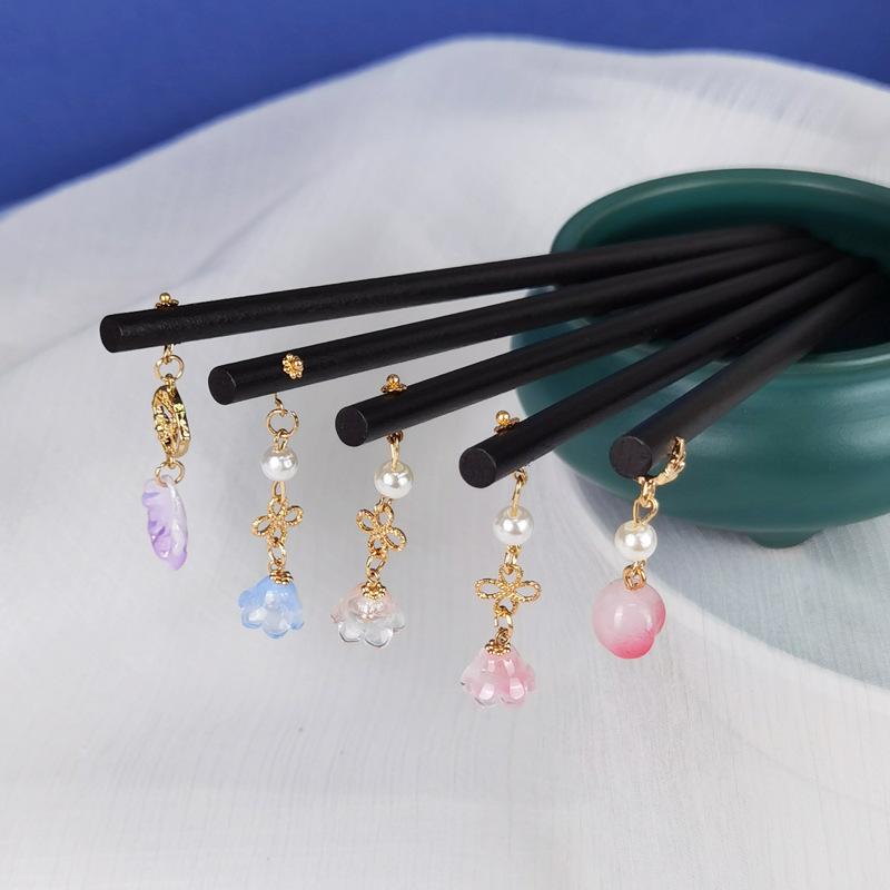かんざし レディース 木製 タッセル 歩揺 花モチーフ 古風 ヘアアクセサリー アップスタイル 木簪 花飾り かわいい 普段使い おしゃれ 和風