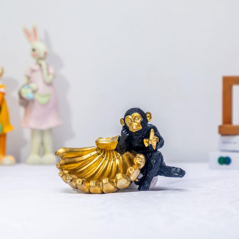 ・素材: 合成樹脂・カテゴリ: 樹脂工芸品・カラー展開: ブラック×ゴールド・サイズ: 16×7×14.5cm