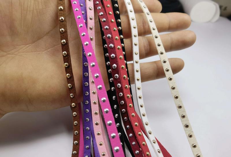 ・詰物: 発泡粒子・カラー・サイズ: 金鋲-黒-1m-幅3mm, 金鋲-黒-1m-幅5mm, 金鋲-白-1m-幅3mm, 金鋲-白-1m-幅5mm, 金鋲-ベージュ-1m-幅5mm, 金鋲-ピンク-1m-幅3mm, 金鋲-ピンク-1m-幅5mm, 金鋲-紫-1m-幅3mm, 金鋲-紫-1m-幅5mm, 金鋲-ローズレッド-1m-幅3mm, 金鋲-ローズレッド-1m-幅5mm, 金鋲-コーヒー-1m-幅5mm, 金鋲-レッド-1m-幅3mm, 金鋲-レッド-1m-幅5mm, 金鋲-ブルー-1m-幅3mm, 金鋲-ブルー-1m-幅5mm, 銀鋲-黒-1m-幅3mm, 銀鋲-黒-1m-幅5mm, 銀鋲-白-1m-幅3mm, 銀鋲-白-1m-幅5mm, 銀鋲-ピンク-1m-幅3mm, 銀鋲-ピンク-1m-幅5mm, 銀鋲-紫-1m-幅3mm, 銀鋲-紫-1m-幅5mm, 銀鋲-ローズレッド-1m-幅3mm, 銀鋲-ローズレッド-1m-幅5mm, 銀鋲-ワインレッド-1m-幅5mm, 銀鋲-レッド-1m-幅3mm, 銀鋲-レッド-1m-幅5mm, 銀鋲-ブルー-1m-幅3mm, 金鋲-ベージュ-1m-幅3mm, 金鋲-ワインレッド-1m-幅3mm, 金鋲-ワインレッド-1m-幅5mm, 金鋲-コーヒー-1m-幅3mm, 銀鋲-ベージュ-1m-幅3mm, 銀鋲-ベージュ-1m-幅5mm, 銀鋲-ワインレッド-1m-幅3mm, 銀鋲-コーヒー-1m-幅3mm, 銀鋲-コーヒー-1m-幅5mm, 銀鋲-ブルー-1m-幅5mm・対象年齢: 0-3歳