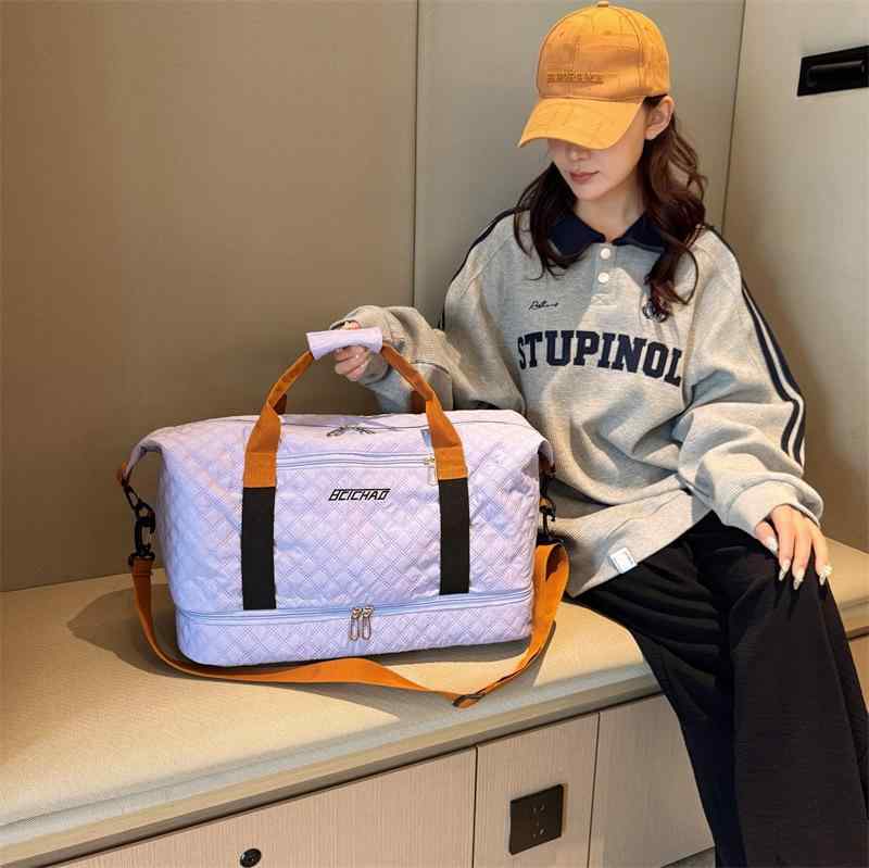 ・容量: 20-35L・主な素材: オックスフォード布・裏地: ポリエステル・機能: 通気、超軽量、耐摩耗、干湿分離・性別: ユニセックス・柄: 無地・スタイル: トレンド・デザイン: ステッチ・カラー展開: ブラック、ホワイト、ピンク、ディープパープル、ライトパープル、湖ブルー・用途: レジャー・旅行