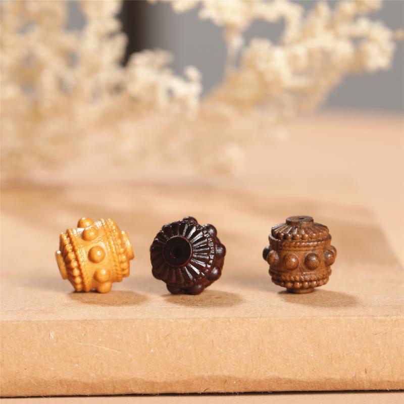 ・種類: DIYアクセサリー・加工技術: 彫刻・素材: 木・カラー展開: 転経輪-紫檀、転経輪-白檀、転経輪-沈香・サイズ: 約13mm・流行要素: 転経輪・流行要素カテゴリ: 民族/国風