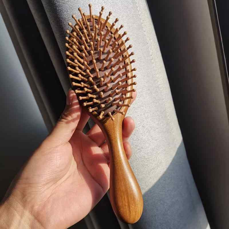 ヘアブラシ レディース 女性用 エアクッション構造 金糸白檀 木製 ウッド 楕円形 頭皮マッサージ スカルプケア 美髪 健やかな髪 リラックス ロングハンドル 携帯用 家庭用