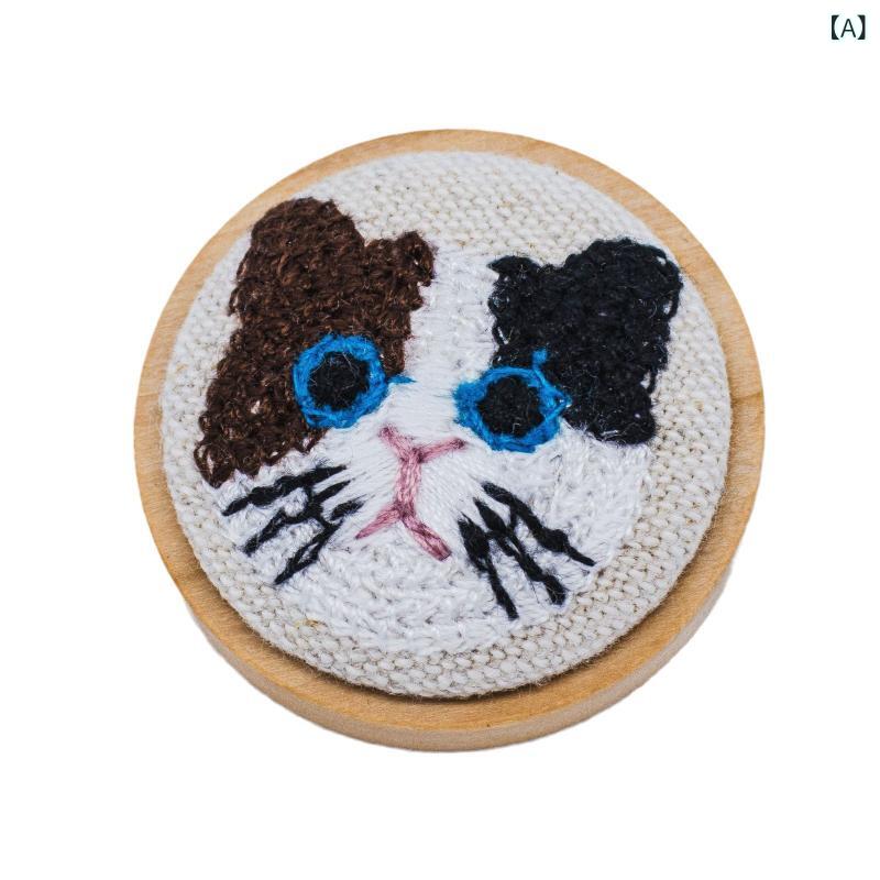 ブローチ メンズ レディース 手作り 布製 木質 かわいい 猫 三毛 黒 白 立体刺繍 円形 動物 モチーフ レトロ 個性 清新 甘美 冬 飾り アクセサリー 普段使い 記念 ギフト soarsole-10232880 ふんわり暮らし鞄店 サンプル画像2