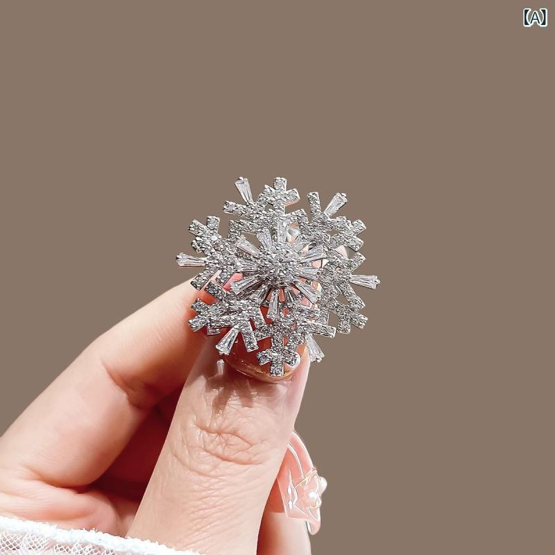 ブローチ レディース 雪の結晶 回転 デザイン 幾何型 形状 電気メッキ加工 高級感 ...