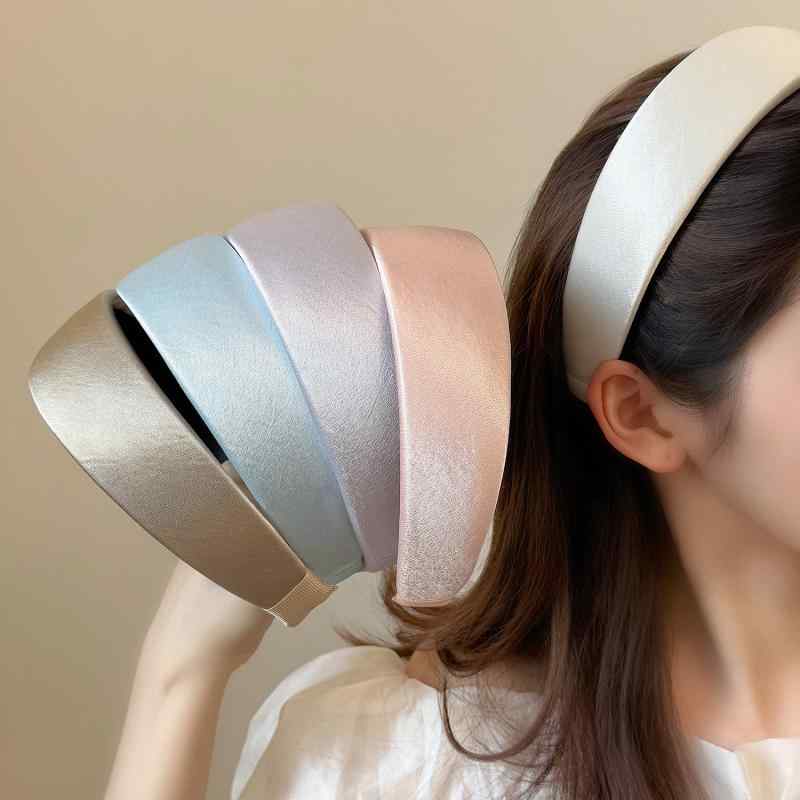 樂天商城 - ヘアバンド レディース かわいい 無地 サテン 光沢 優しい気質 海綿 薄型 ワイド 韓国風 百搭 ファッション 夏 黒 ピンク ベージュ 布 ライン ヘアアクセサリー 清新 普段使い