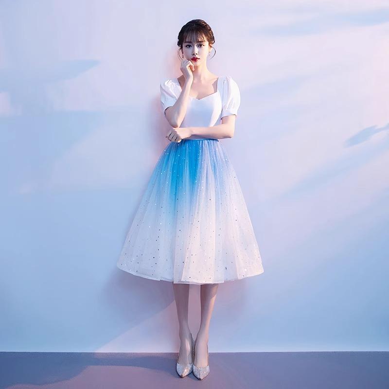 ・主な素材: ポリエステル 70〜80%・カラー展開: グラデーションブルー、グラデーションワインレッド・サイズ展開: S、M、L、XL、2XL、3XL・シルエット: Aライン・ディテール: ジッパー・ウエスト: ハイウエスト・袖丈: ハーフスリーブ・丈: ロング丈・対象: 女性・年齢層: 成人