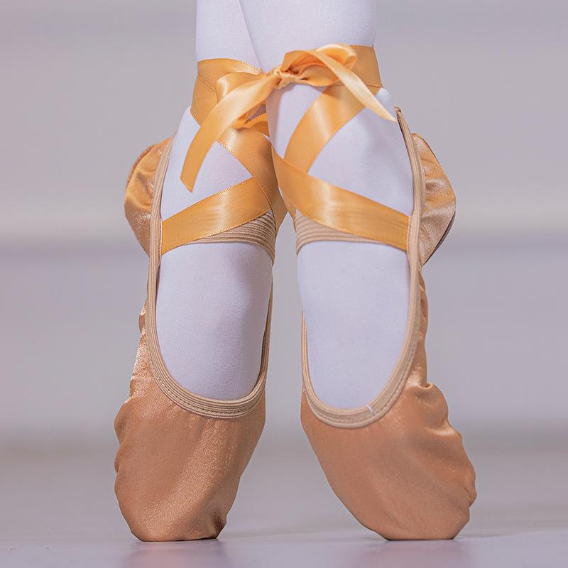 ・カテゴリ: ダンスシューズ・厚み: 普通・対象年齢: 子供・対象性別: 女性・靴底素材: 生ゴム底・用途: バレエダンス・カラー展開: リボンキャメル、リボンベージュ、リボンピンク、リボンレッド、リボンパープル・サイズ展開: 23,24,25,26,27,28,29,30,31,32,33,34,35,36,37,38,39,40,41,42
