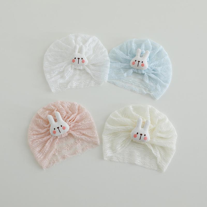 Hats - ベビー帽子 男の子 女の子 夏用 薄手 つばなし 丸型 新生児 幼児 0歳 1歳 かわいい うさぎ柄 ラビット 動物 ワンポイント 刺繍 通気性 蒸れない 柔らか 頭部保護 デリケート肌 赤ちゃん用 白 青 ピンク ベージュ
