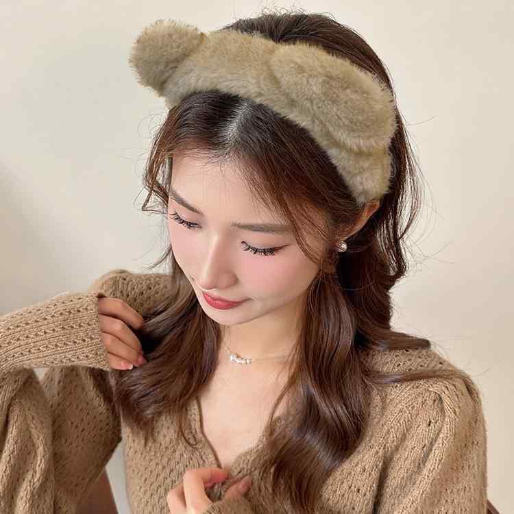 乐天商城 - ヘアアクセサリー ヘッドバンド レディース 猫耳 ふわふわ プラッシュ かわいい キュート 秋冬 洗顔 メイク 外出 普段使い 通勤 OL スタイル ピンク ブラック ベージュ