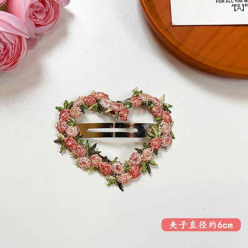 ふんわり暮らし鞄店のヘアアクセサリー レディース ピンク フラワー ハート かわいい 高級感 刺繍 金属 手作り 春 花柄 爽やか スイート 前髪 サイド グリップ 普段使い おしゃれ ヘアアレンジ 女性 甘め スタイル｜アングル2