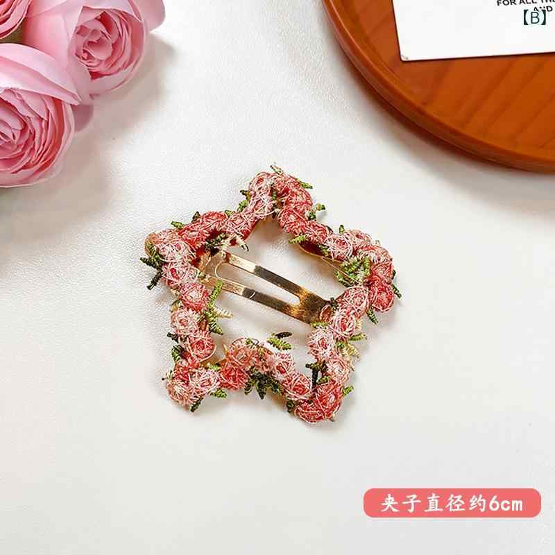 ふんわり暮らし鞄店のヘアアクセサリー レディース ピンク フラワー ハート かわいい 高級感 刺繍 金属 手作り 春 花柄 爽やか スイート 前髪 サイド グリップ 普段使い おしゃれ ヘアアレンジ 女性 甘め スタイル｜アングル3
